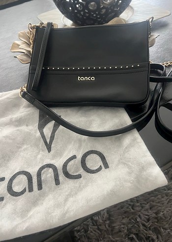 Beden Tanca Zincir Detaylı Siyah Deri Kadın Çanta