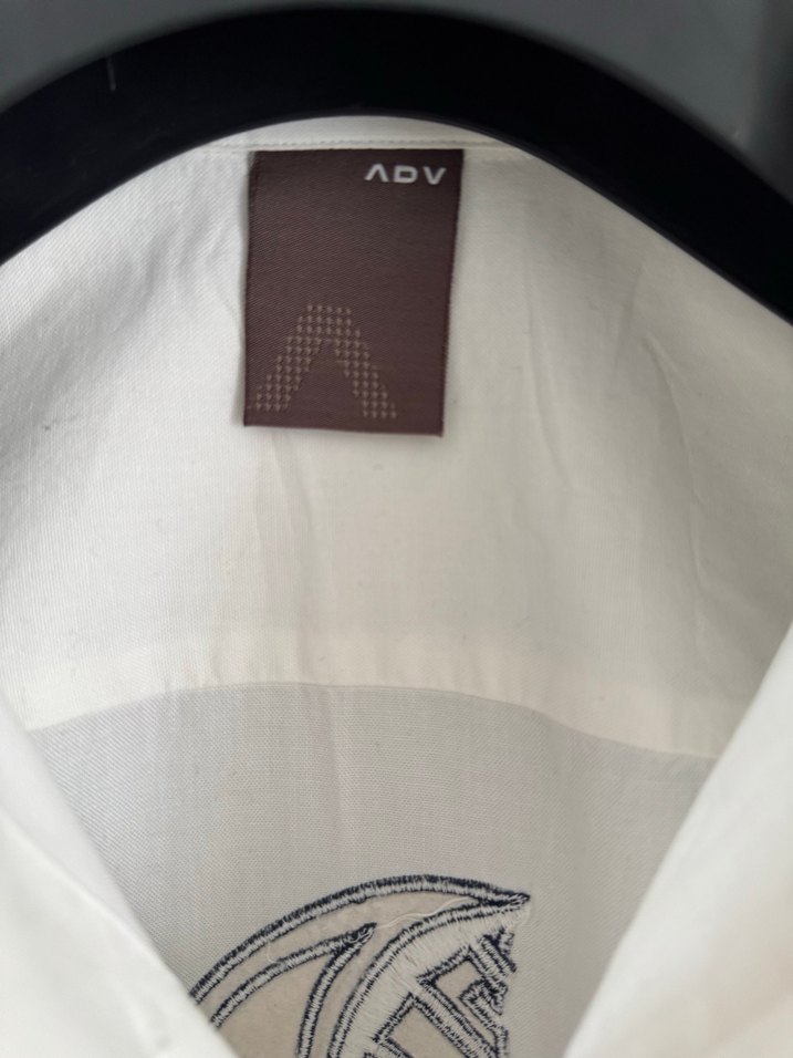 Beyaz Baskılı V Yaka Uzun Kollu Erkek Gömlek - Görsel 3