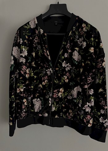 Mavi Çiçek Desenli Siyah Kadın Ceket - Görsel 2