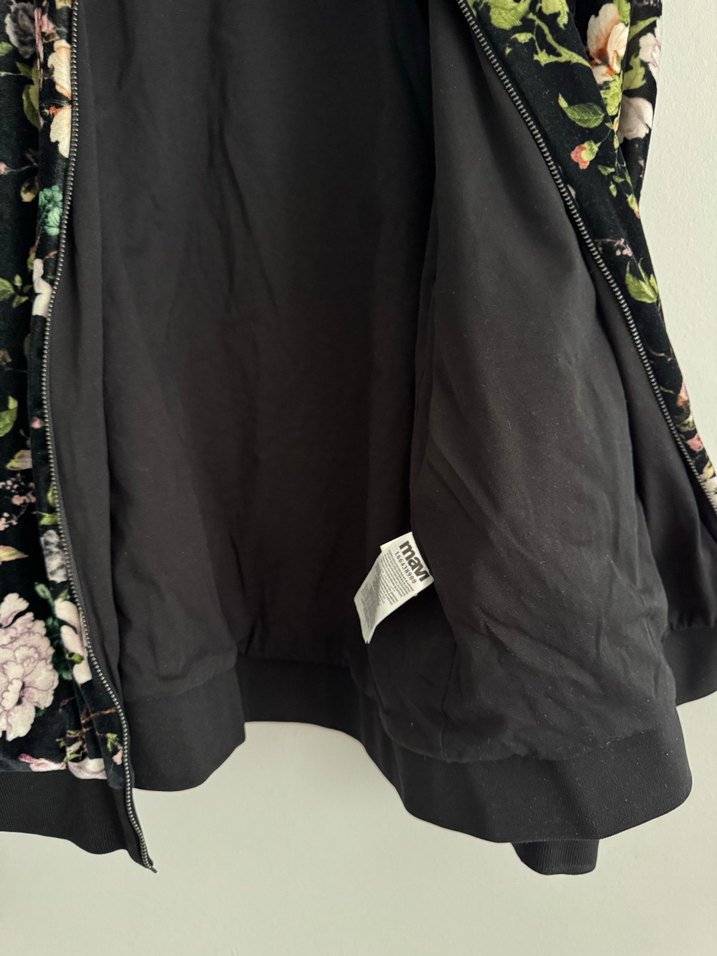 Mavi Çiçek Desenli Siyah Kadın Ceket - Görsel 3