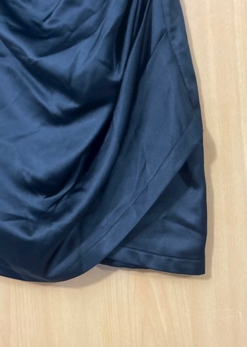 Drapeli Straplez Midi saten Kadın Elbise - Görsel 5