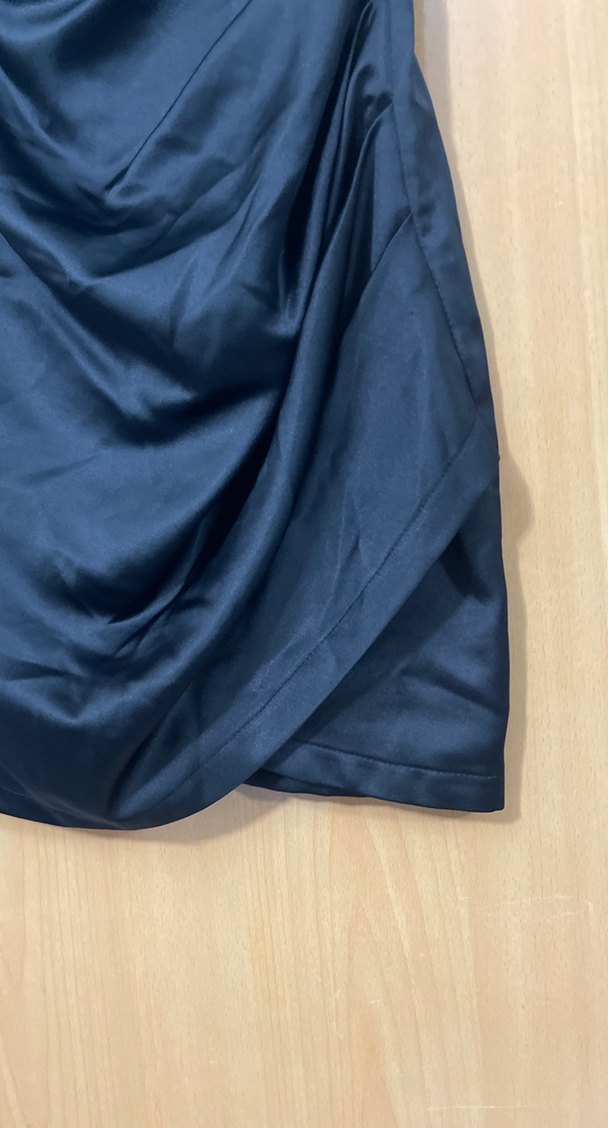 Drapeli Straplez Midi saten Kadın Elbise - Görsel 5