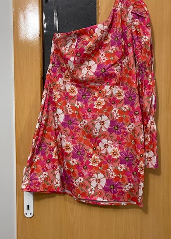 Pembe Çiçek Desenli Straplez elbise - Görsel 2