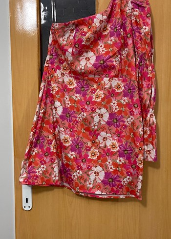 Pembe Çiçek Desenli Straplez elbise - Görsel 3