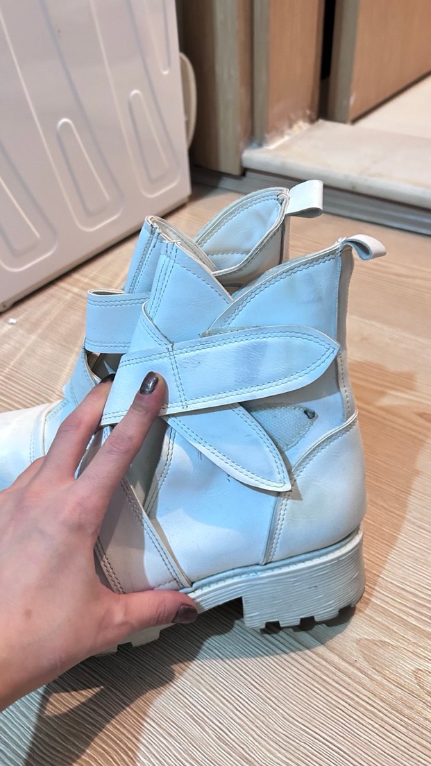 Beyaz Kadın Kemerli Dolgu Topuk Bot - Görsel 3