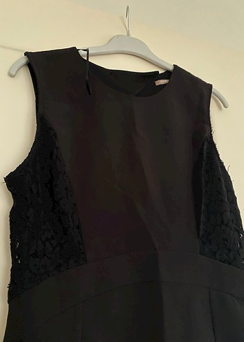 Dantel Detaylı Siyah V Yaka Midi Elbise - Görsel 4