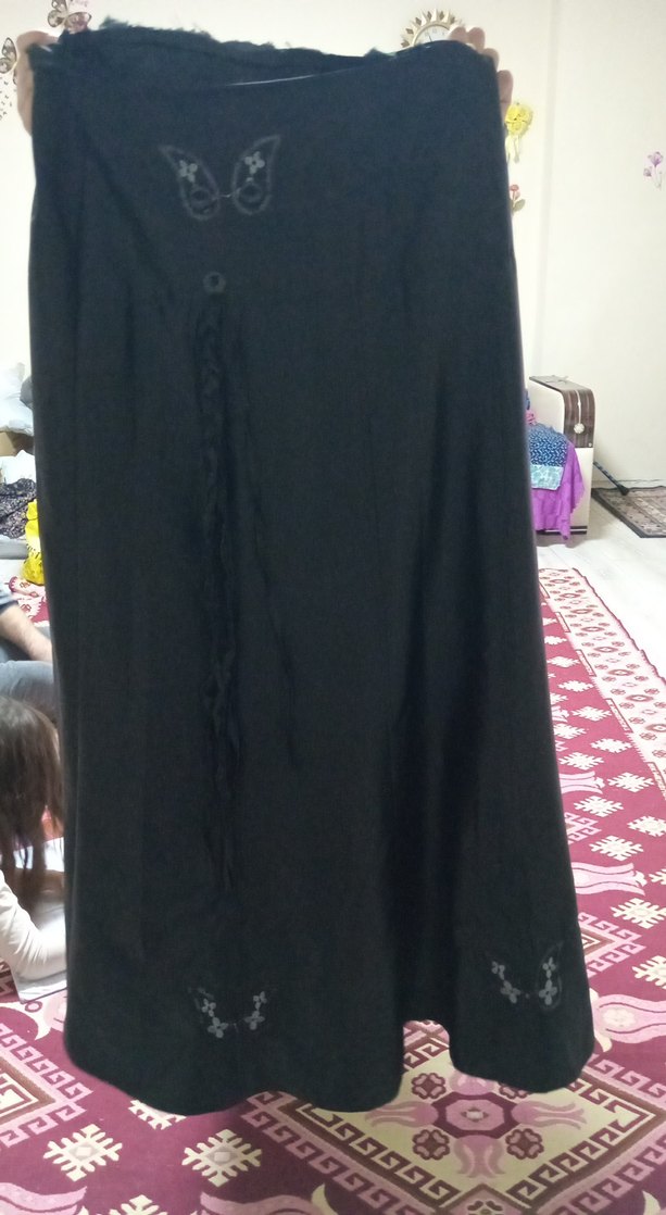 Siyah Nakışlı Uzun Kadın Elbise - Görsel 3