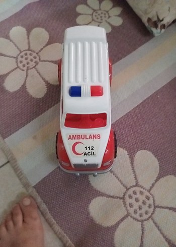 Beyaz Renkli Oyuncak Ambulans Araba