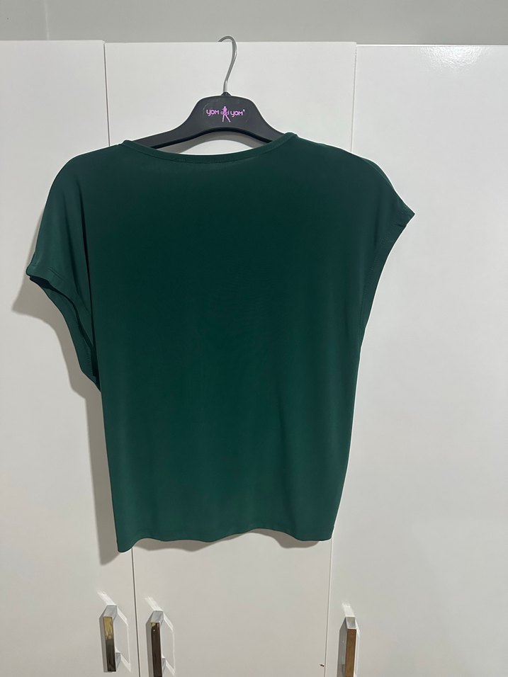 Koyu Yeşil Drapeli Kısa Kollu Kadın Bluz - Görsel 2