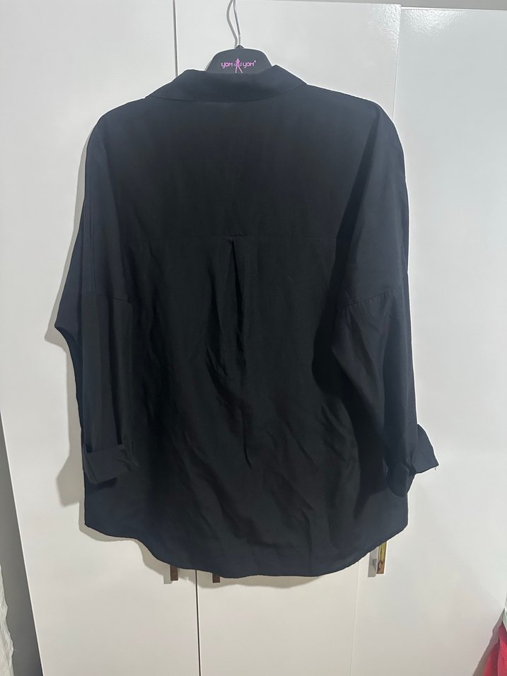 Düğmeli Siyah Keten Gömlek - Görsel 2