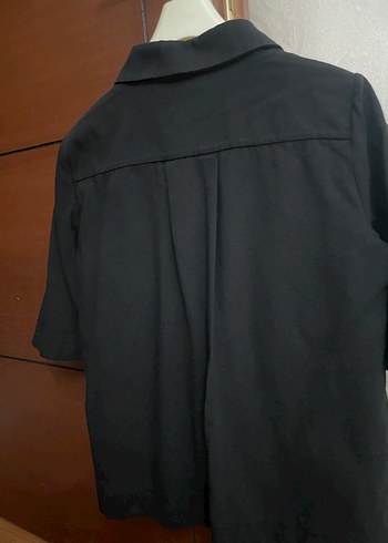 Siyah Düğmeli Kısa Kollu Kadın Gömlek - Görsel 6