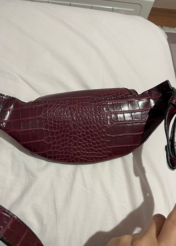 Bordo Deri Kemerli Yılan Desenli Kadın Çanta - Görsel 2