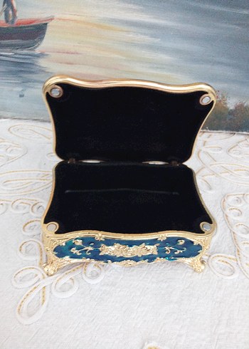 Beden Vintage İşlemeli Mavi kutu