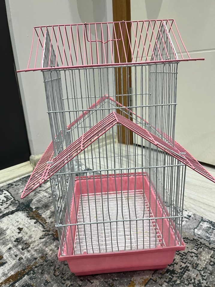 Pembe Renkli Küçük Ev Şeklinde Kuş Kafesi - Görsel 3