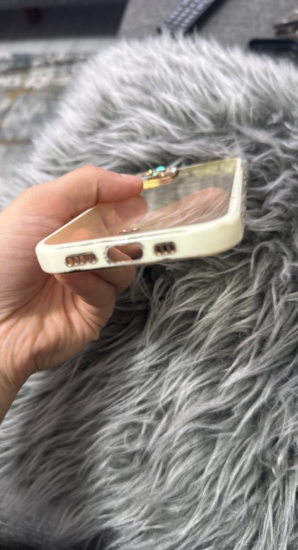 Beyaz Kürklü Bohem Telefon Kılıfı - Görsel 3