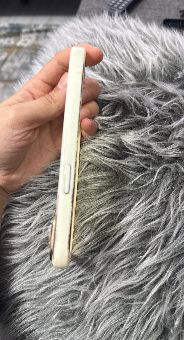 Beyaz Kürklü Bohem Telefon Kılıfı - Görsel 4