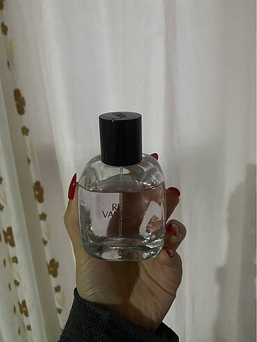 Zara red vanilla