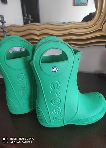 Crocs yağmur çizmesi 