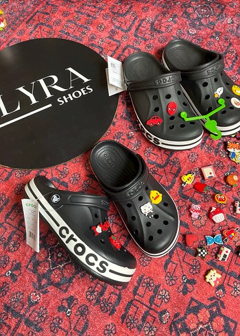Renkli Baskılı Siyah Crocs Terlik