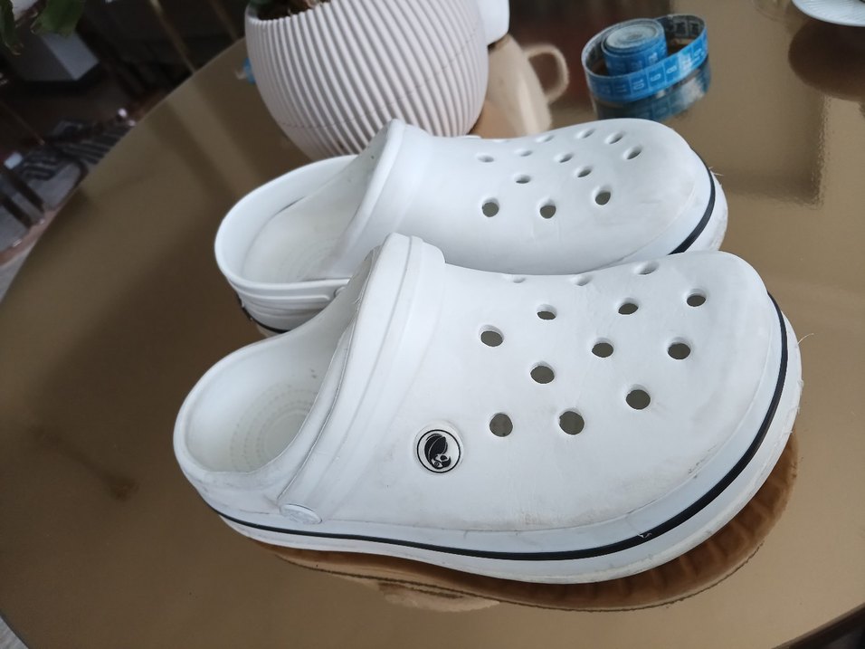 Beyaz Kadın Terlik, Minimalist Tasarım - Görsel 2