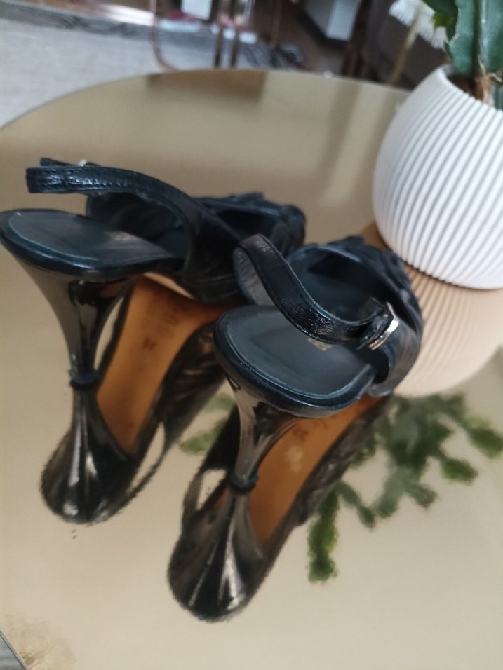 Siyah Yılan Desenli Dolgu Topuklu Kadın Ayakkabı - Görsel 3