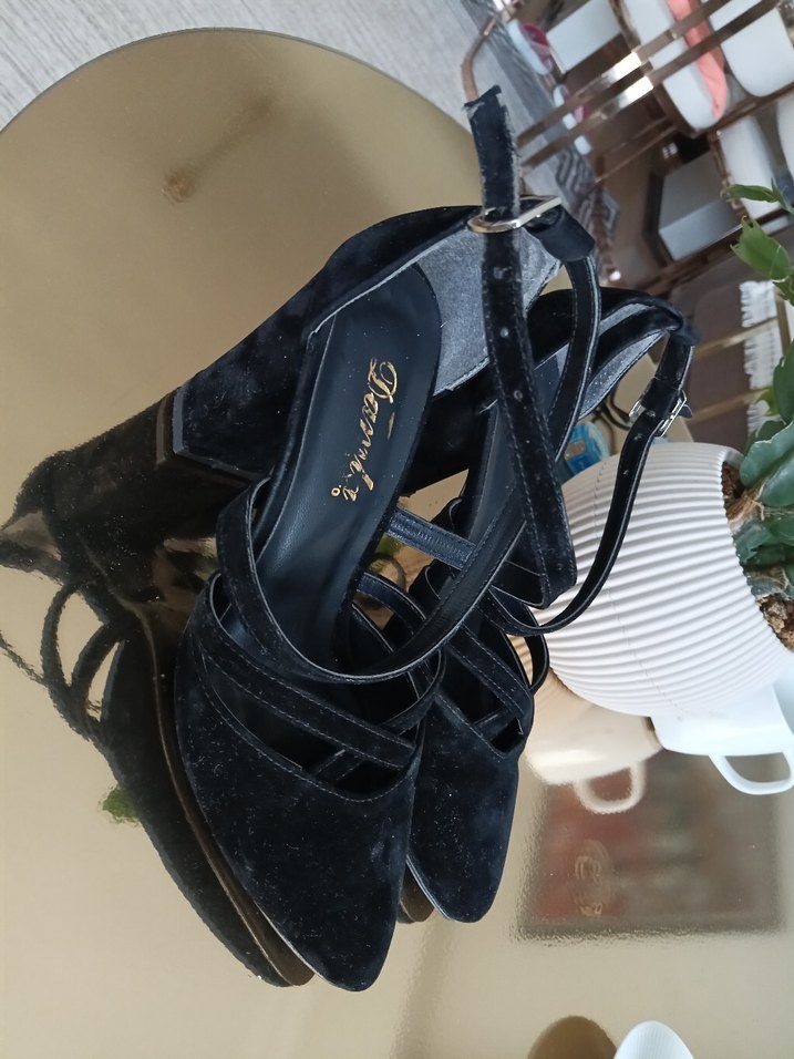 Siyah Süet Tokalı Gotik Topuklu Ayakkabı - Görsel 4