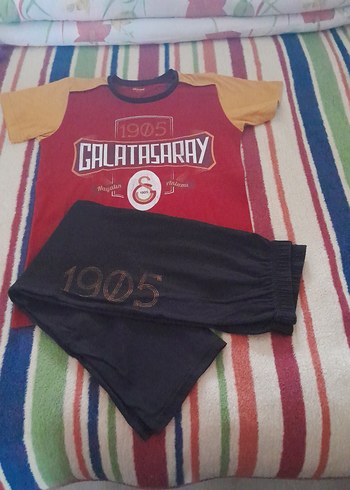 Galatasaray Baskılı Erkek Çocuk Eşofman Takımı