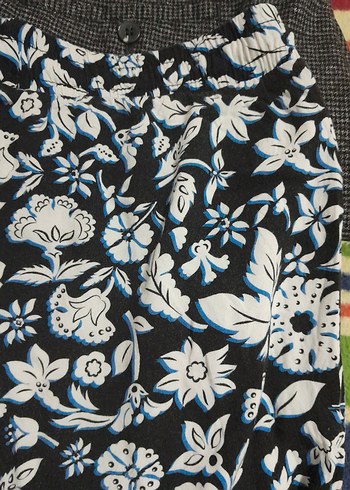 Gri Çiçek Desenli kapri - Görsel 3