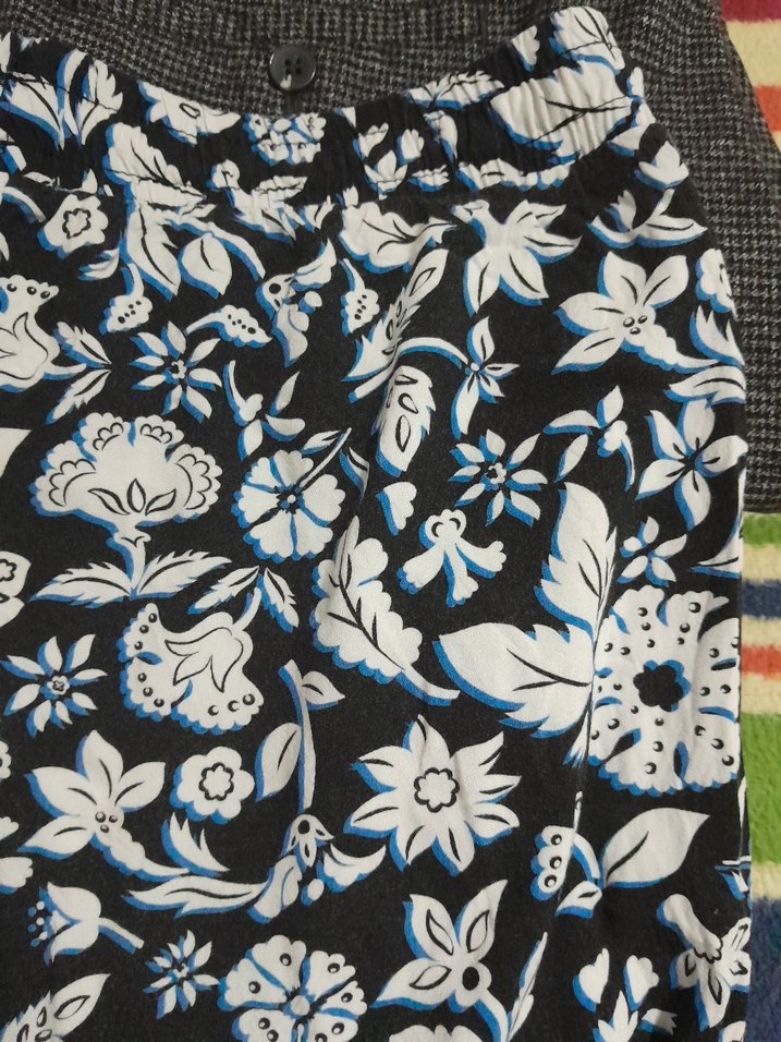 Gri Çiçek Desenli kapri - Görsel 3