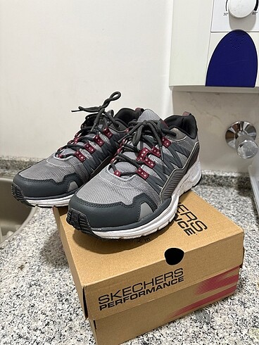 40 Beden Skechers erkek ayakkabı