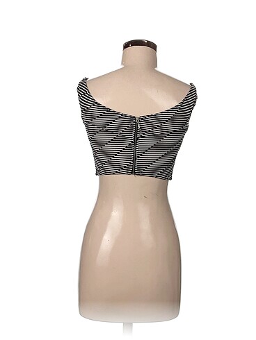 xs Beden Bershka Mini Üst %70 İndirimli.