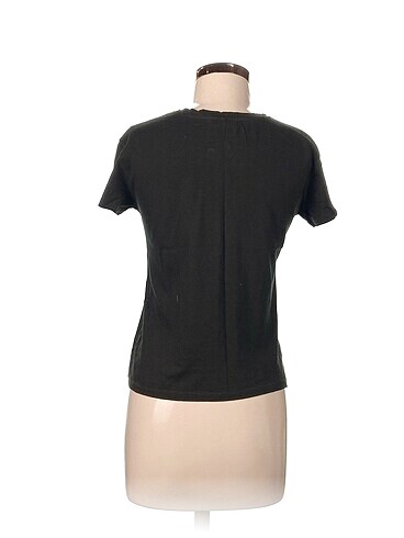 xs Beden Bershka T-shirt %70 İndirimli.