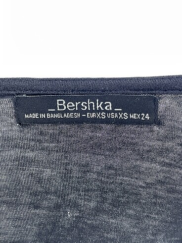 xs Beden siyah Renk Bershka T-shirt %70 İndirimli.