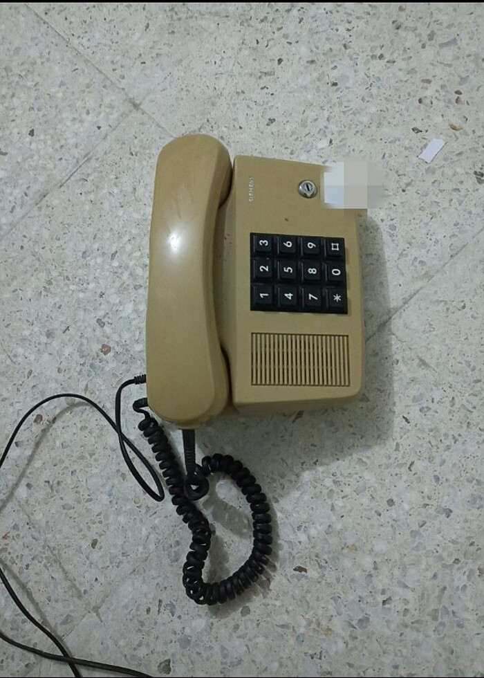 Telefonlar. Çalışmıyor olabilir. Dekor amaçlı kullanılabilir  - Görsel 5