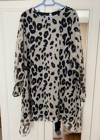 Diğer Gri Leopar Desenli Salaş Midi Tunik