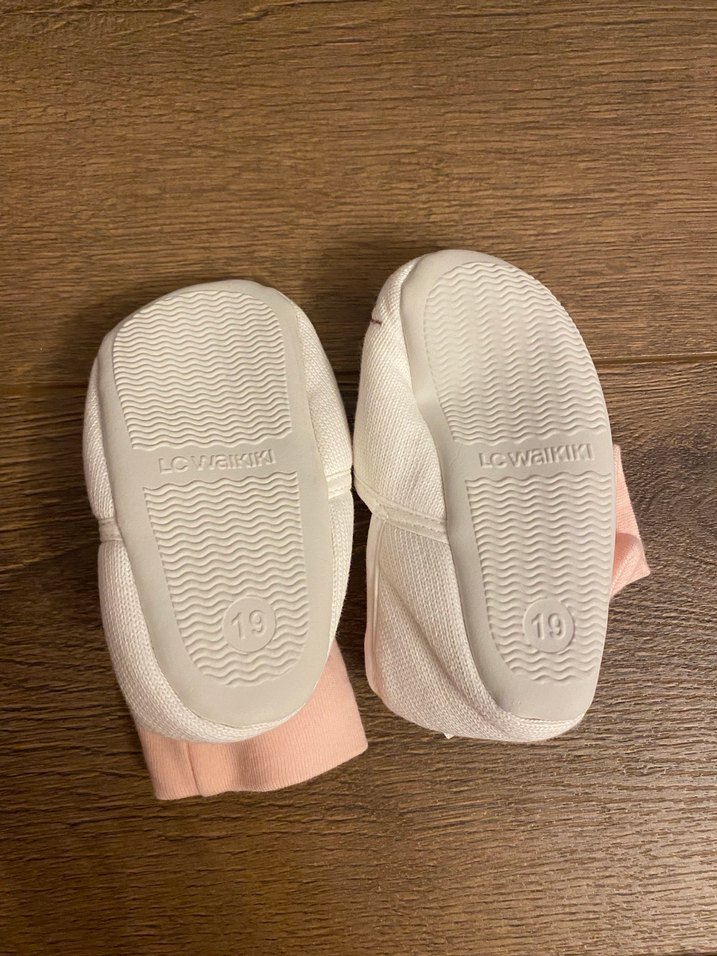 Nakışlı Beyaz Kız Çocuk Örgü Ev Terliği - Görsel 3