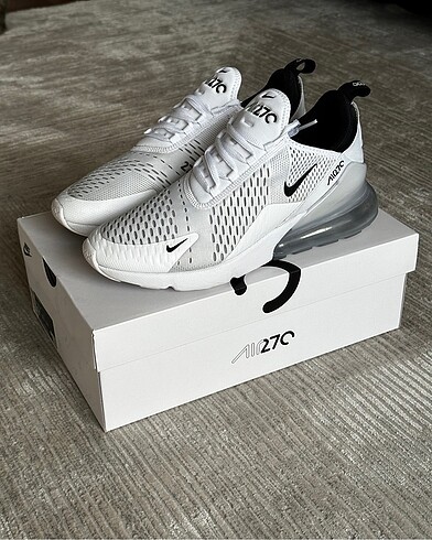 Nike Air 270