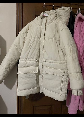 Kadın Beyaz Puff Mont, Yüksek Yaka, Uzun Kollu - Görsel 2