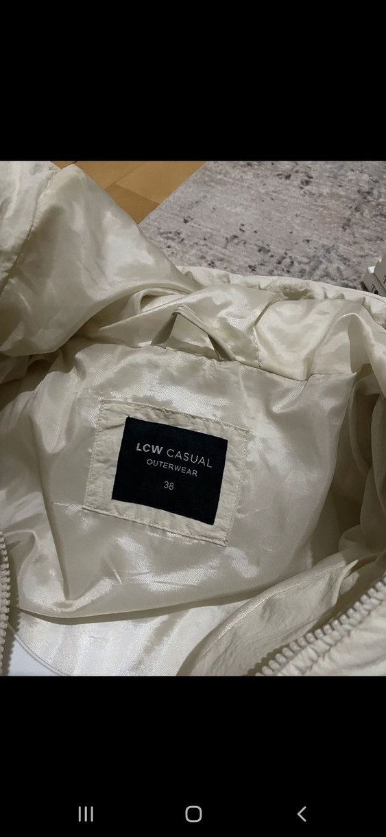 Kadın Beyaz Puff Mont, Yüksek Yaka, Uzun Kollu - Görsel 4