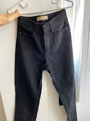 Siyah mom jean