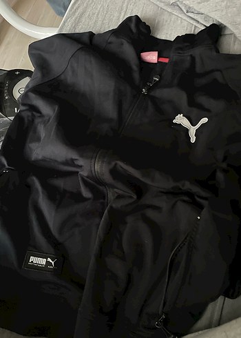 Puma Siyah Kapüşonlu Erkek Rüzgarlık