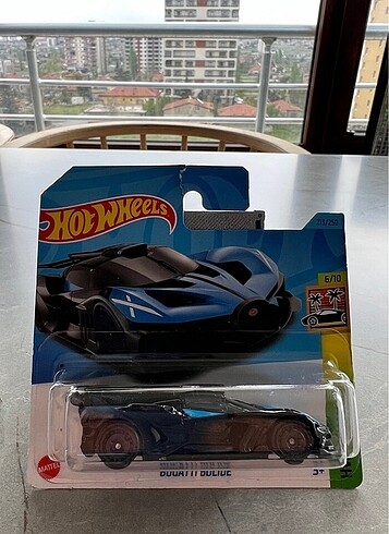 Hot Wheels Bugatti Bolide Mavi