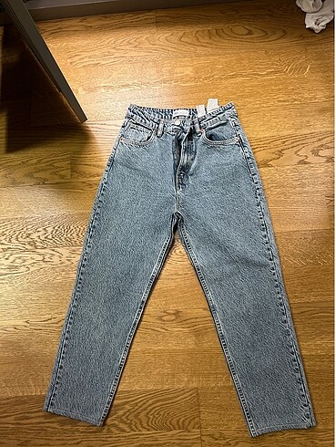 ZARA MOM JEAN