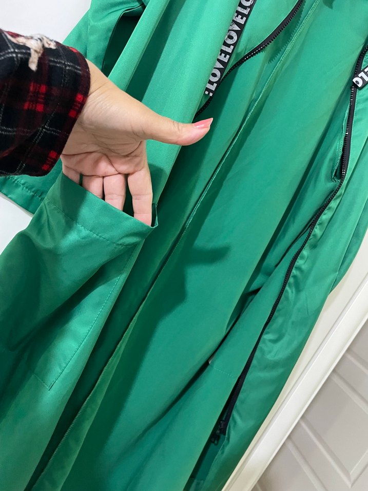 Uzun Yeşil Kadın Yağmurluk Fermuarlı - Görsel 3
