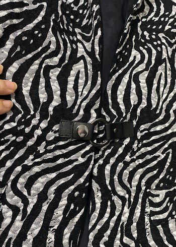 Zebra Desenli Düğmeli Kadın Blazer - Görsel 6