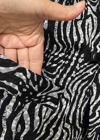 Zebra Desenli Düğmeli Kadın Blazer - Görsel 2