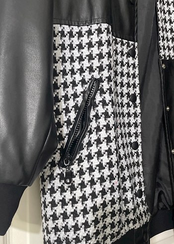 Düğmeli Siyah Deri Desenli Bomber Ceket - Görsel 2