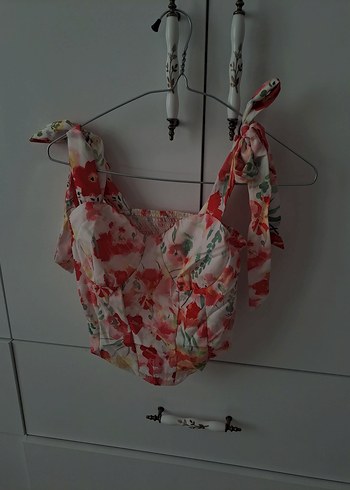 Çiçek Desenli Bağlamalı Mini Büstiyer - Görsel 2