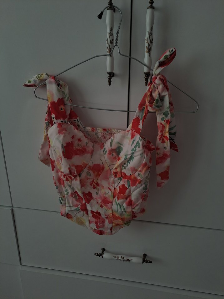 Çiçek Desenli Bağlamalı Mini Büstiyer - Görsel 2