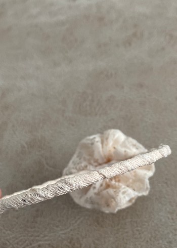 Beyaz Dantel Çiçekli Çocuk Taç - Görsel 3